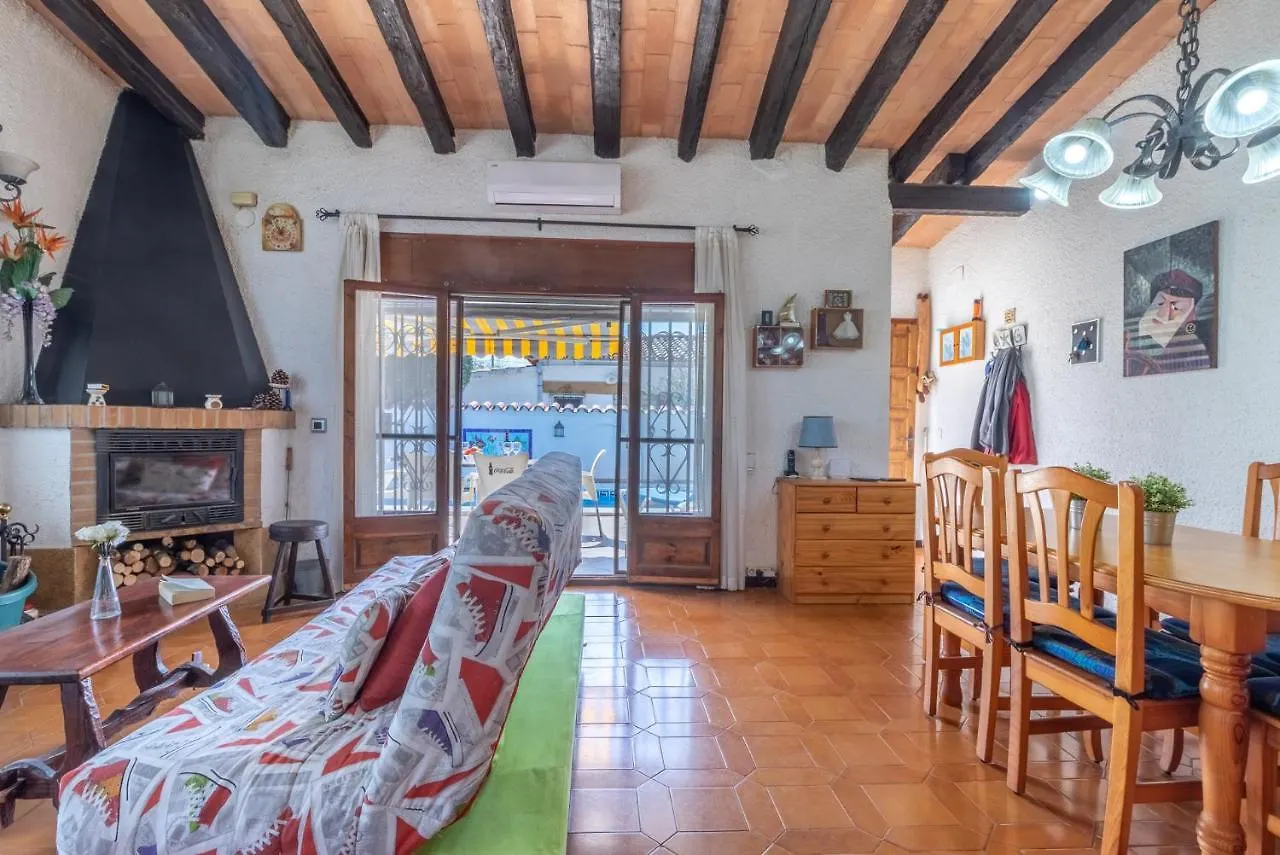 Goldhome - Requesens - Piscina Privada, Cerca Playa Empuriabrava Spain
