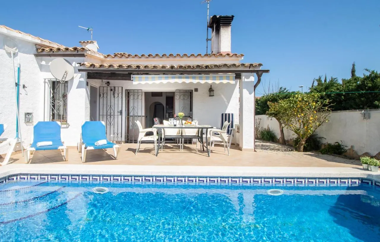 Holiday home Goldhome - Requesens - Piscina Privada, Cerca Playa Empuriabrava