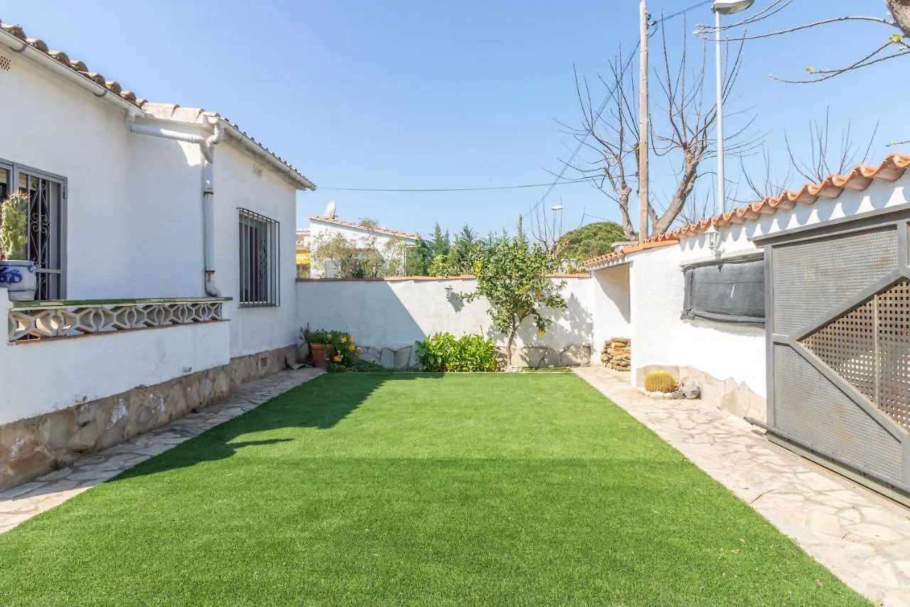 Holiday home Goldhome - Requesens - Piscina Privada, Cerca Playa Empuriabrava Spain